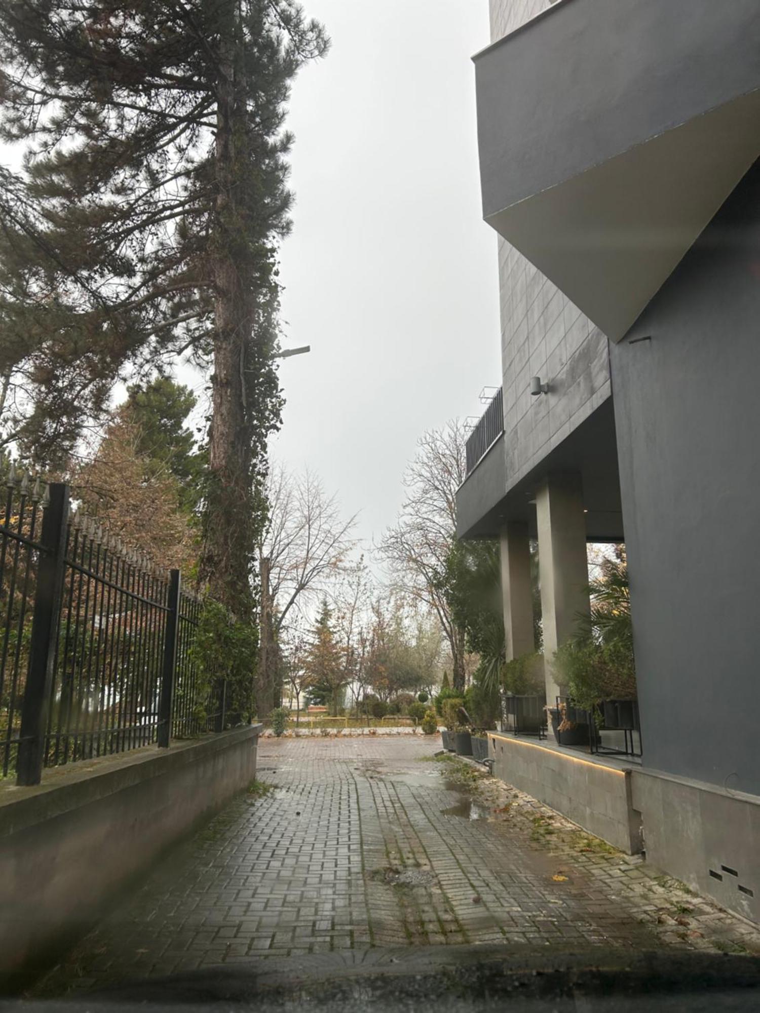 Az Pogradec